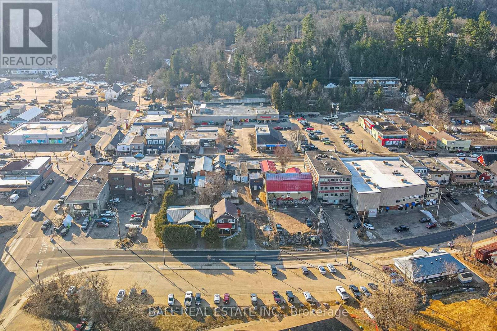 212 Highland Street, Dysart Et Al, Ontario  K0M 1S0 - Photo 34 - X12409755