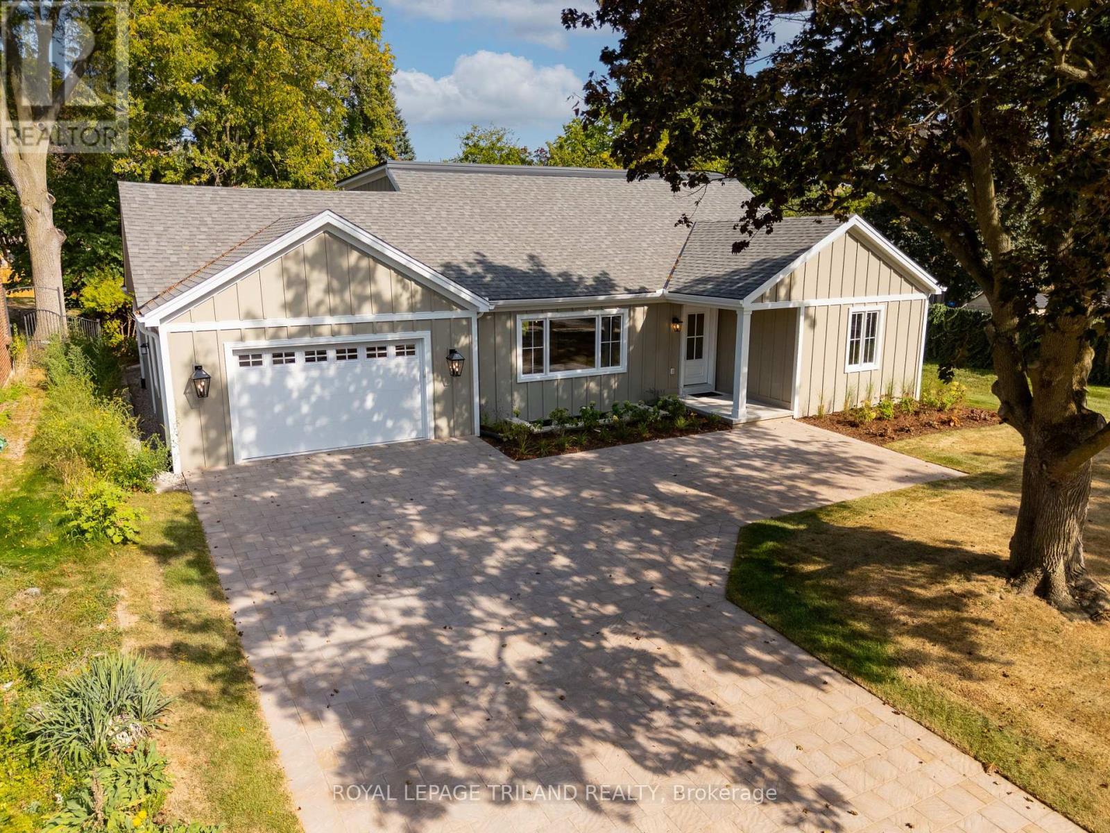 520 Canterbury Road, London North (North A), Ontario  N6H 4R7 - Photo 3 - X12409733