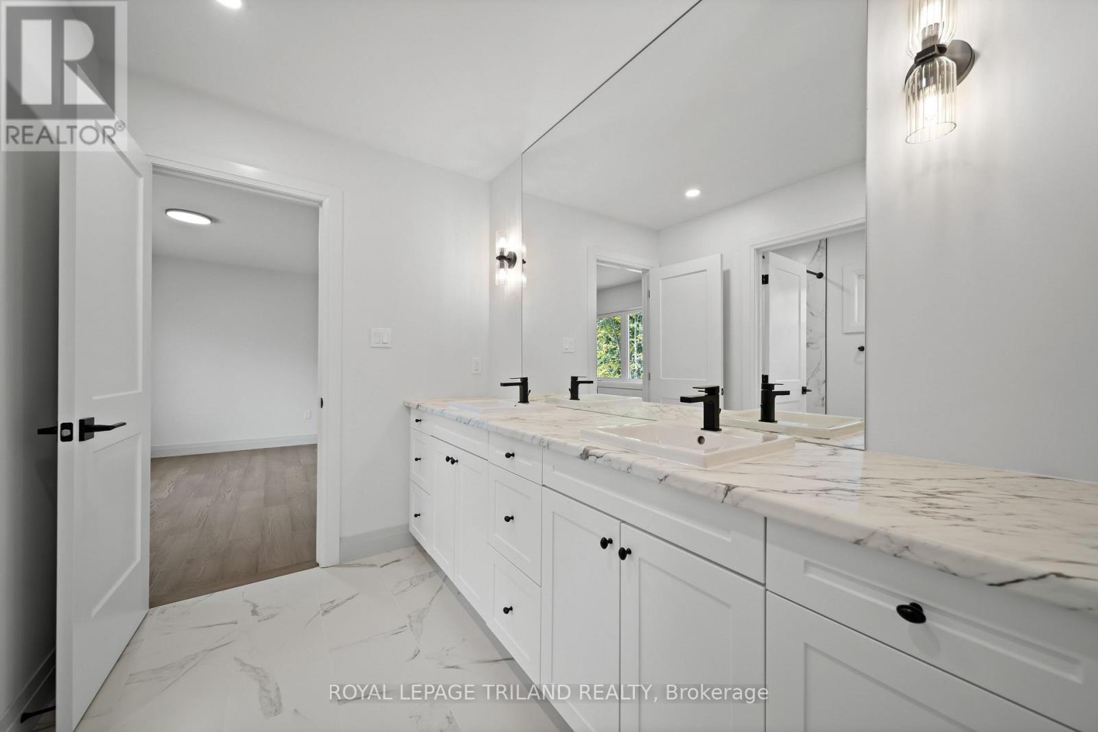 520 Canterbury Road, London North (North A), Ontario  N6H 4R7 - Photo 33 - X12409733