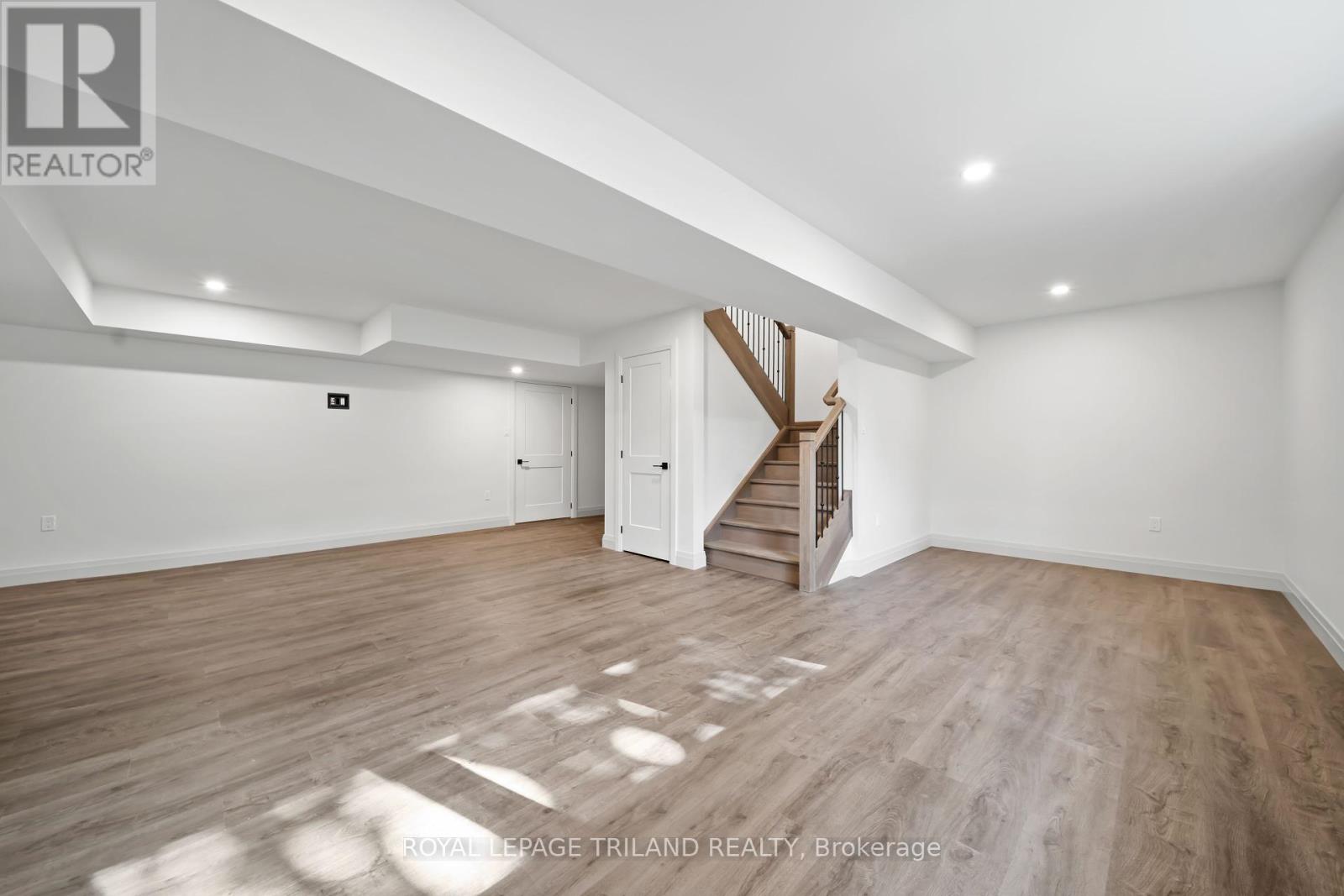 520 Canterbury Road, London North (North A), Ontario  N6H 4R7 - Photo 36 - X12409733