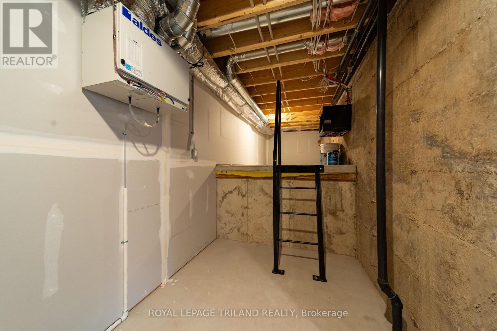 520 Canterbury Road, London North (North A), Ontario  N6H 4R7 - Photo 39 - X12409733