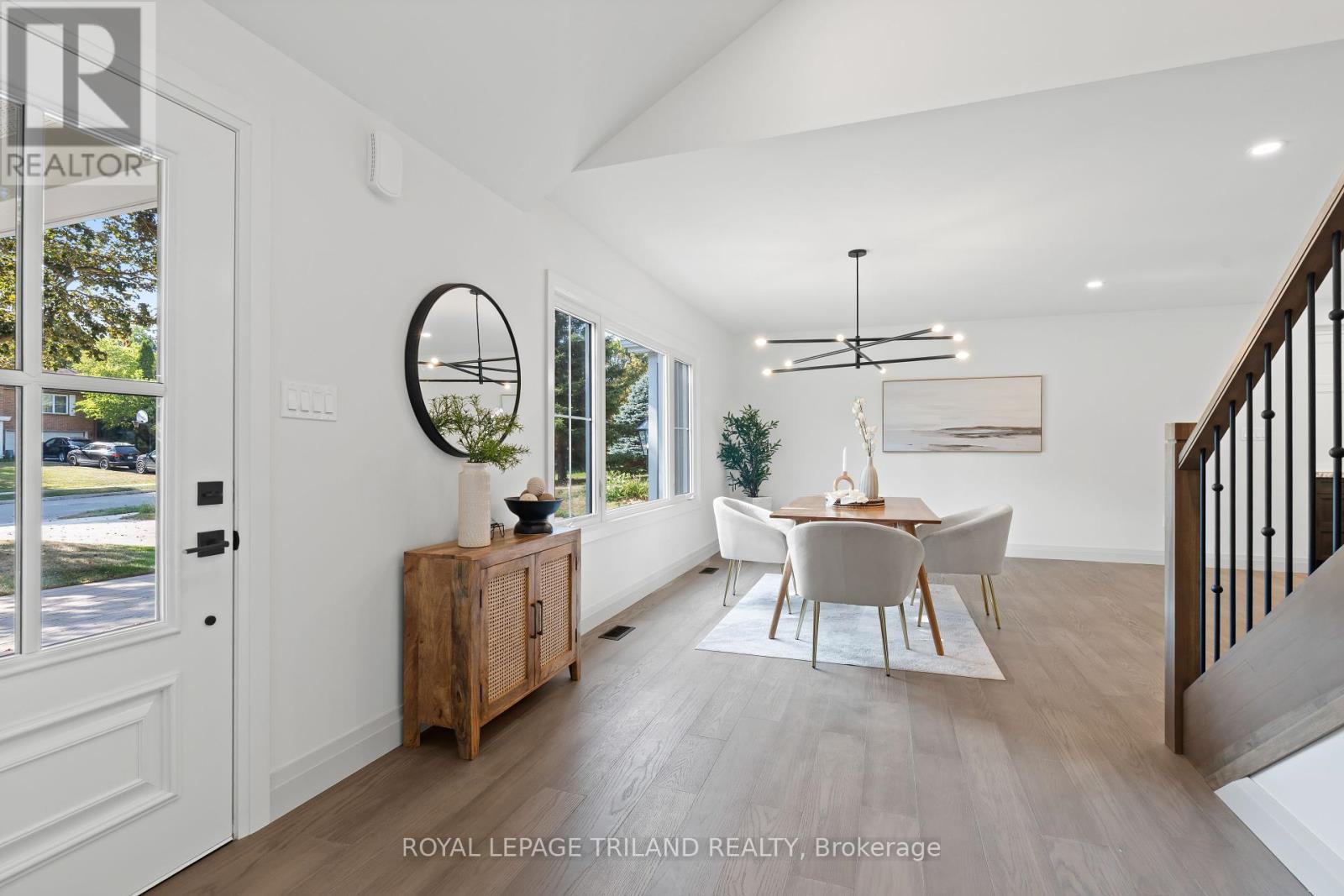 520 Canterbury Road, London North (North A), Ontario  N6H 4R7 - Photo 5 - X12409733
