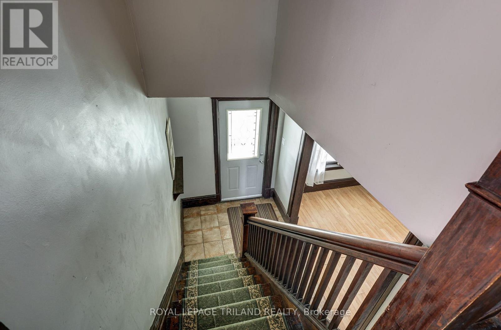 41 Chester Street, St. Thomas, Ontario  N5R 1V1 - Photo 12 - X12409760