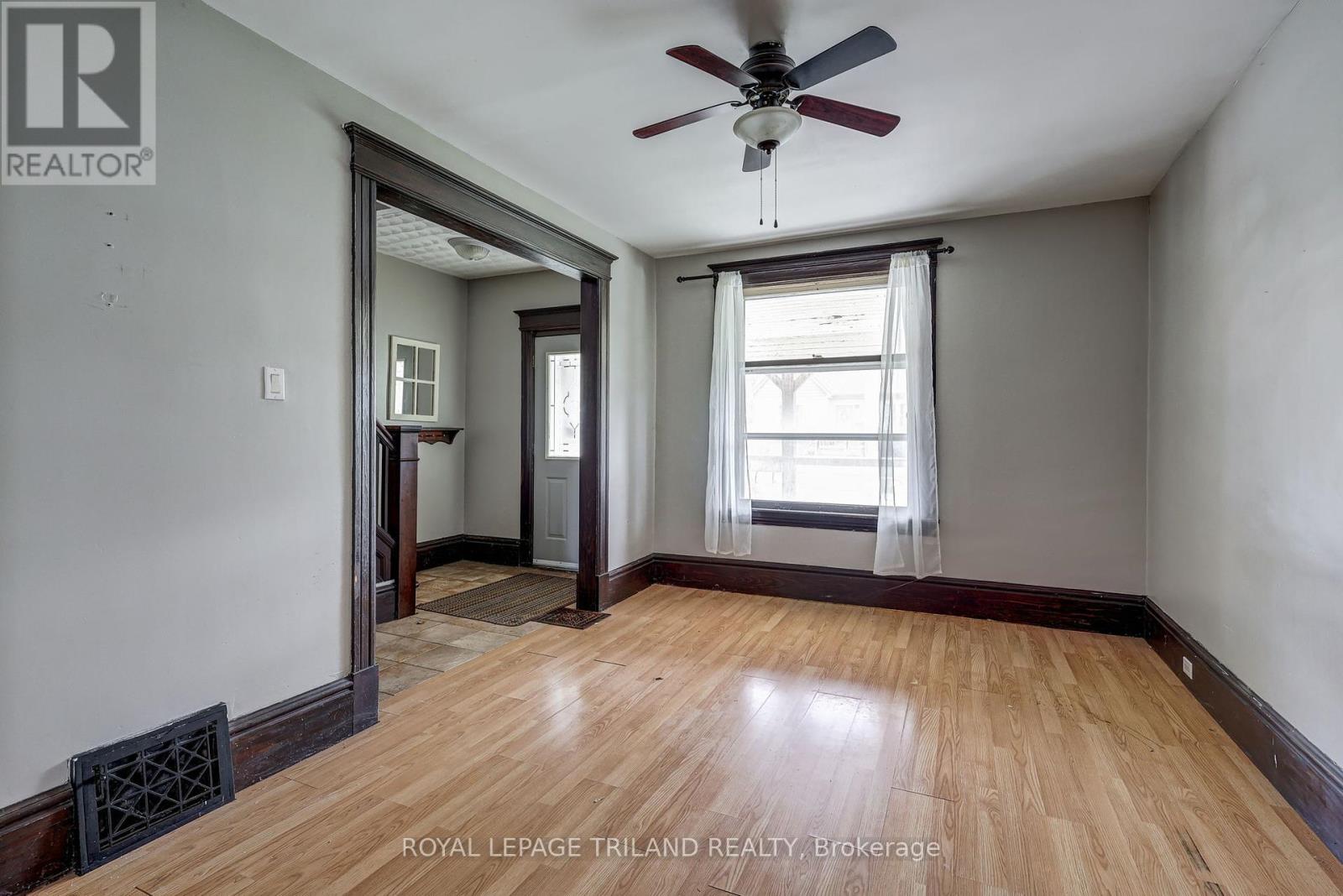 41 Chester Street, St. Thomas, Ontario  N5R 1V1 - Photo 15 - X12409760