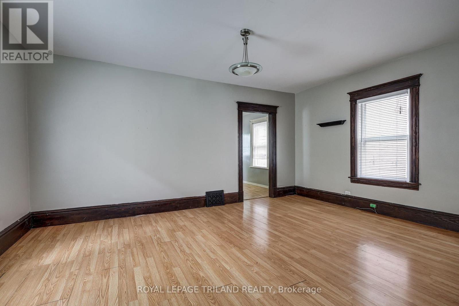 41 Chester Street, St. Thomas, Ontario  N5R 1V1 - Photo 19 - X12409760