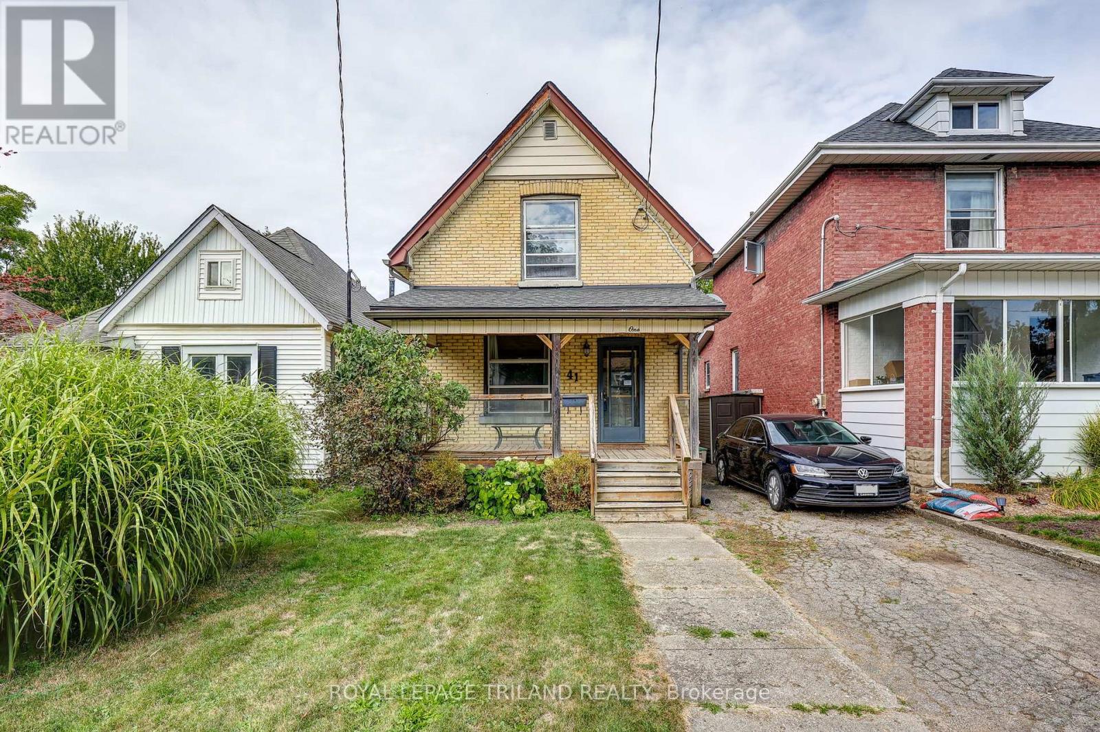 41 Chester Street, St. Thomas, Ontario  N5R 1V1 - Photo 2 - X12409760