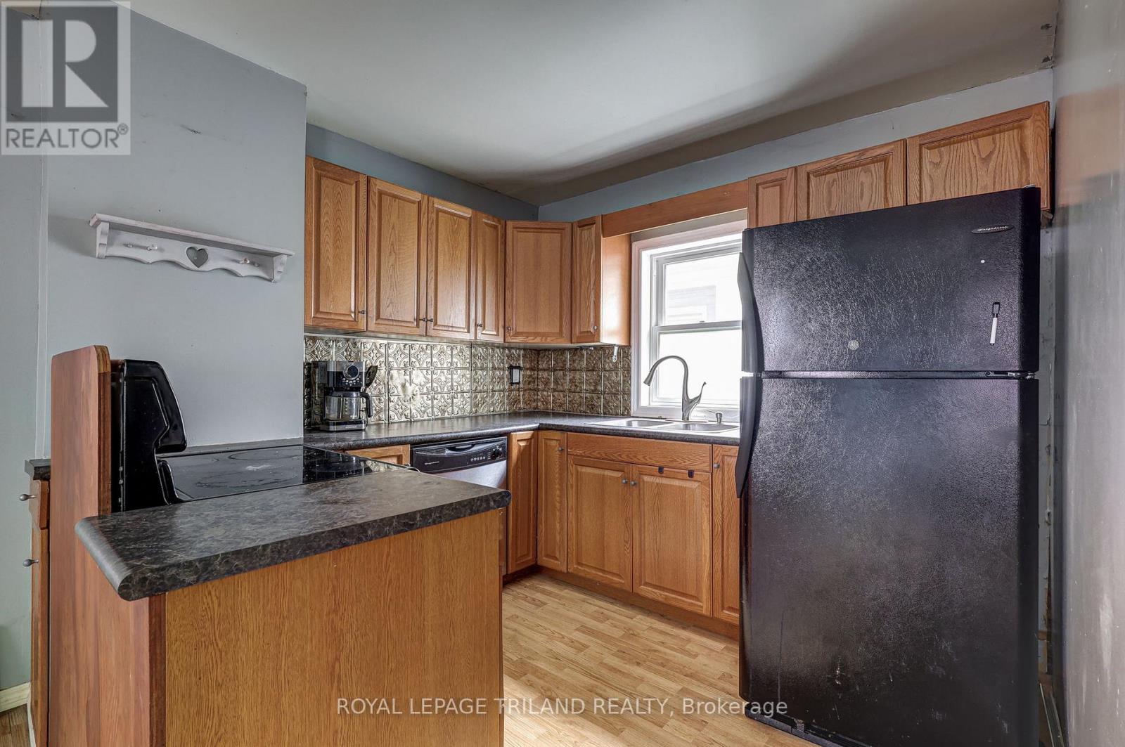 41 Chester Street, St. Thomas, Ontario  N5R 1V1 - Photo 24 - X12409760