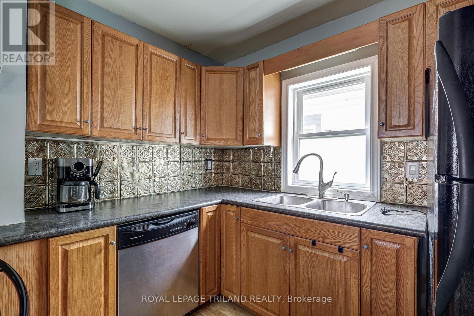 41 Chester Street, St. Thomas, Ontario  N5R 1V1 - Photo 25 - X12409760