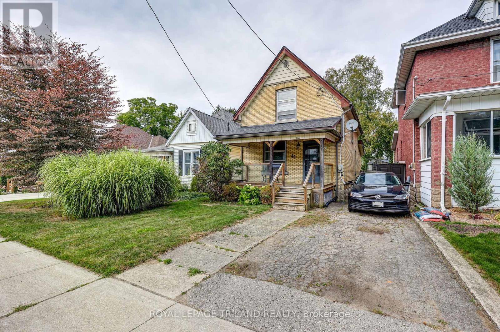 41 Chester Street, St. Thomas, Ontario  N5R 1V1 - Photo 3 - X12409760