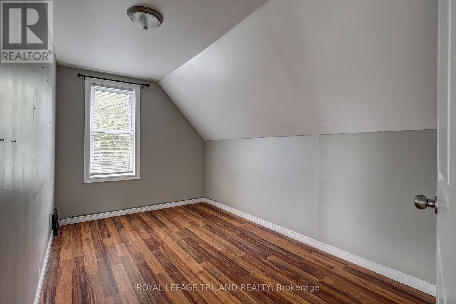41 Chester Street, St. Thomas, Ontario  N5R 1V1 - Photo 32 - X12409760
