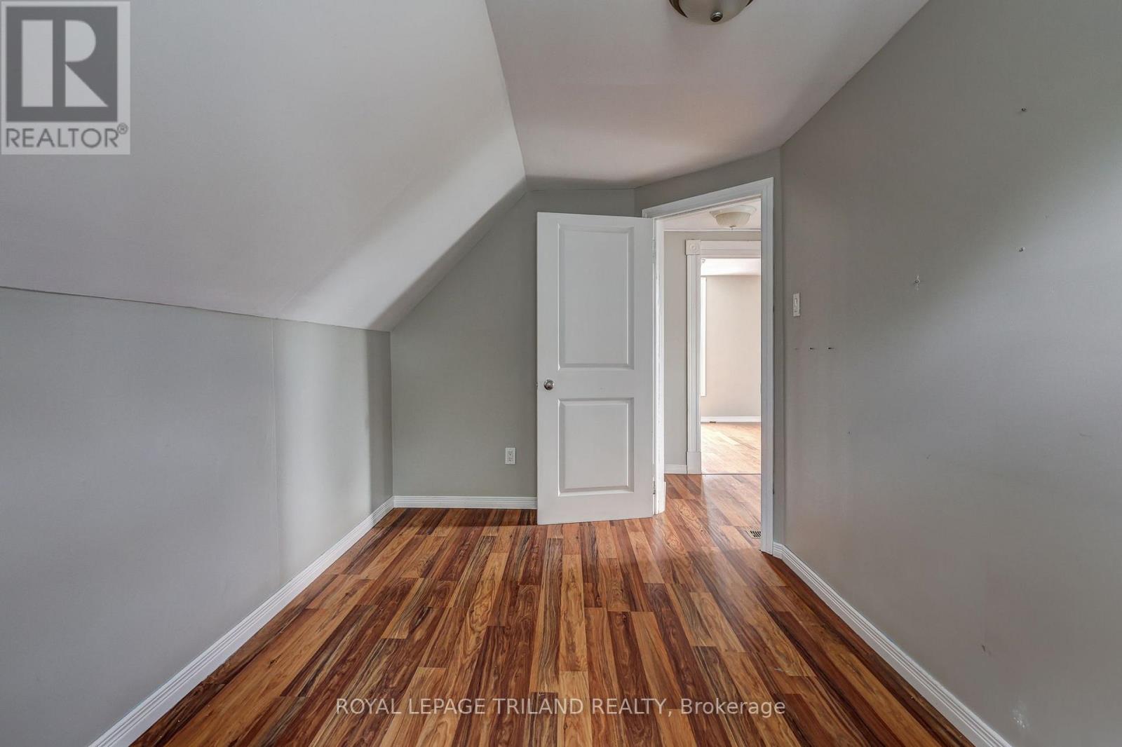 41 Chester Street, St. Thomas, Ontario  N5R 1V1 - Photo 33 - X12409760