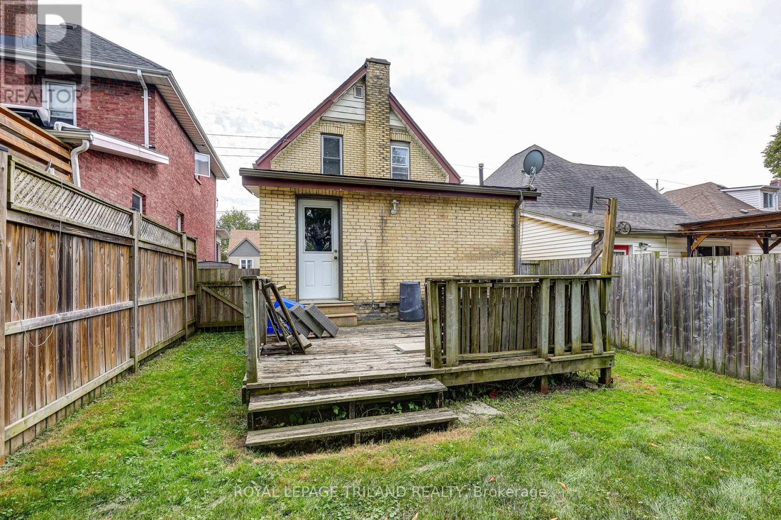 41 Chester Street, St. Thomas, Ontario  N5R 1V1 - Photo 43 - X12409760