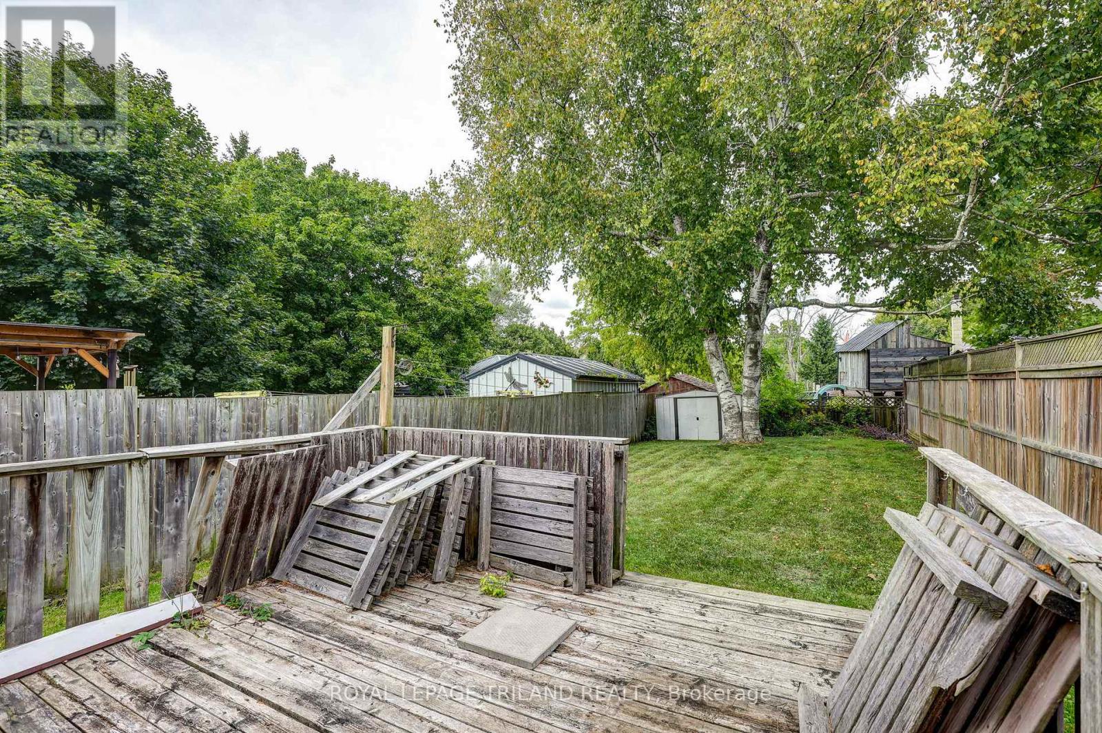 41 Chester Street, St. Thomas, Ontario  N5R 1V1 - Photo 44 - X12409760