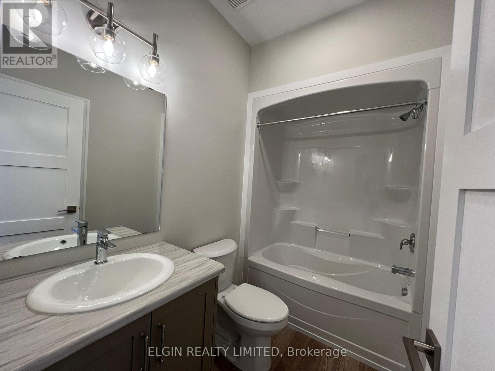 1 Columbus Court, Central Elgin, Ontario  N5P 0E5 - Photo 6 - X12409777