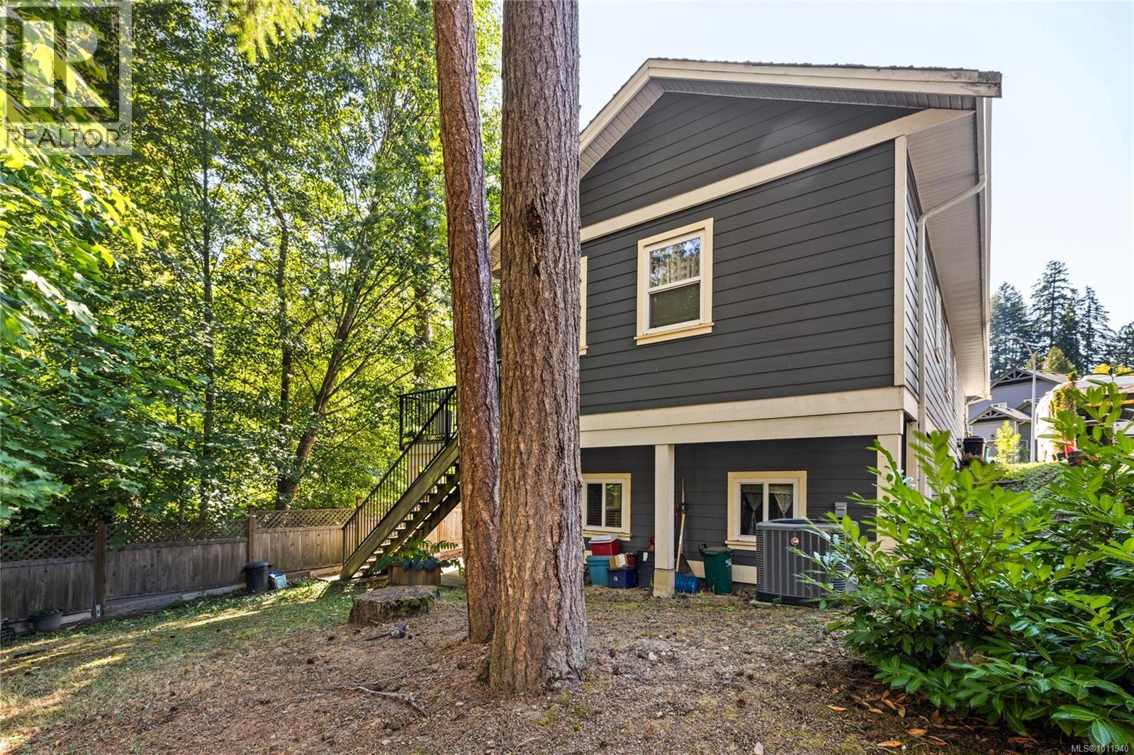 Property at 5969 Stonehaven Dr image 4