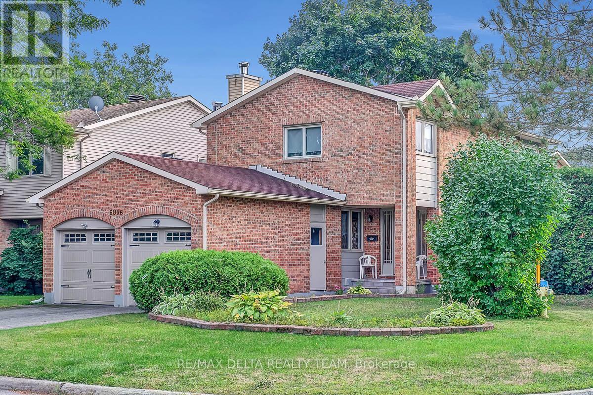 6096 Meadowhill Crescent, Ottawa, Ontario  K1C 5R8 - Photo 2 - X12409758
