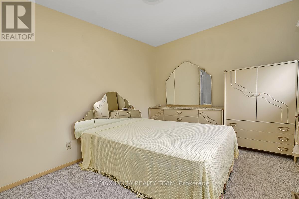 6096 Meadowhill Crescent, Ottawa, Ontario  K1C 5R8 - Photo 28 - X12409758