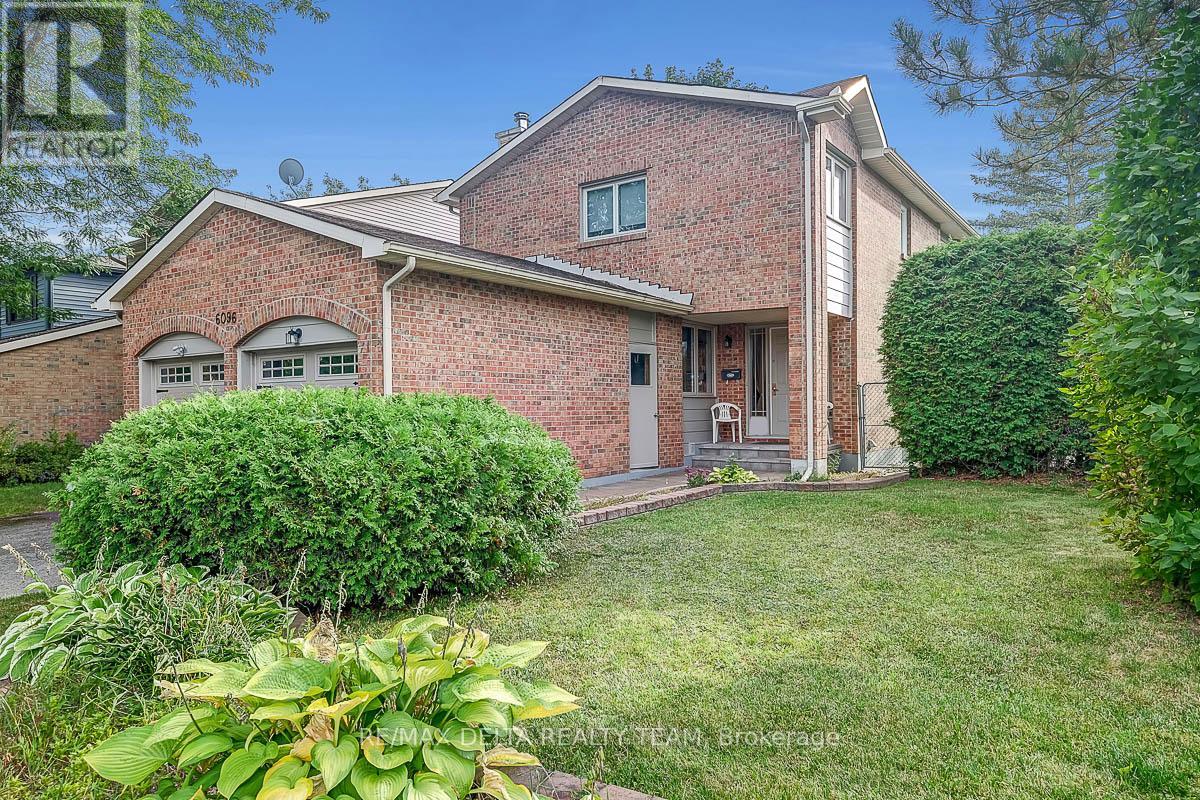 6096 Meadowhill Crescent, Ottawa, Ontario  K1C 5R8 - Photo 3 - X12409758