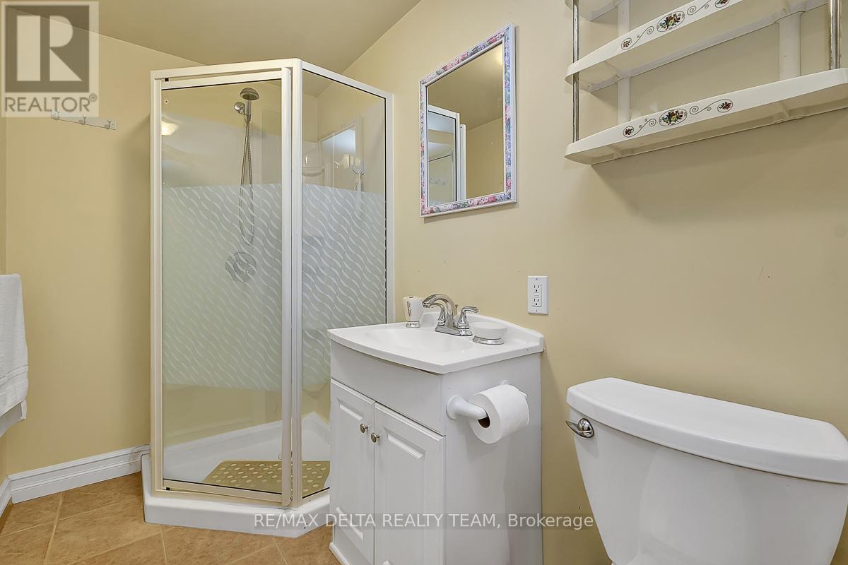 6096 Meadowhill Crescent, Ottawa, Ontario  K1C 5R8 - Photo 34 - X12409758