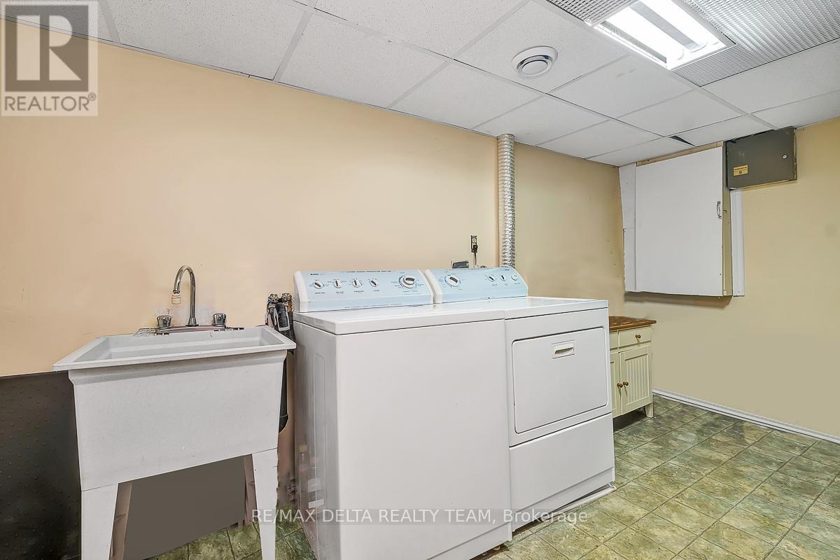 6096 Meadowhill Crescent, Ottawa, Ontario  K1C 5R8 - Photo 36 - X12409758