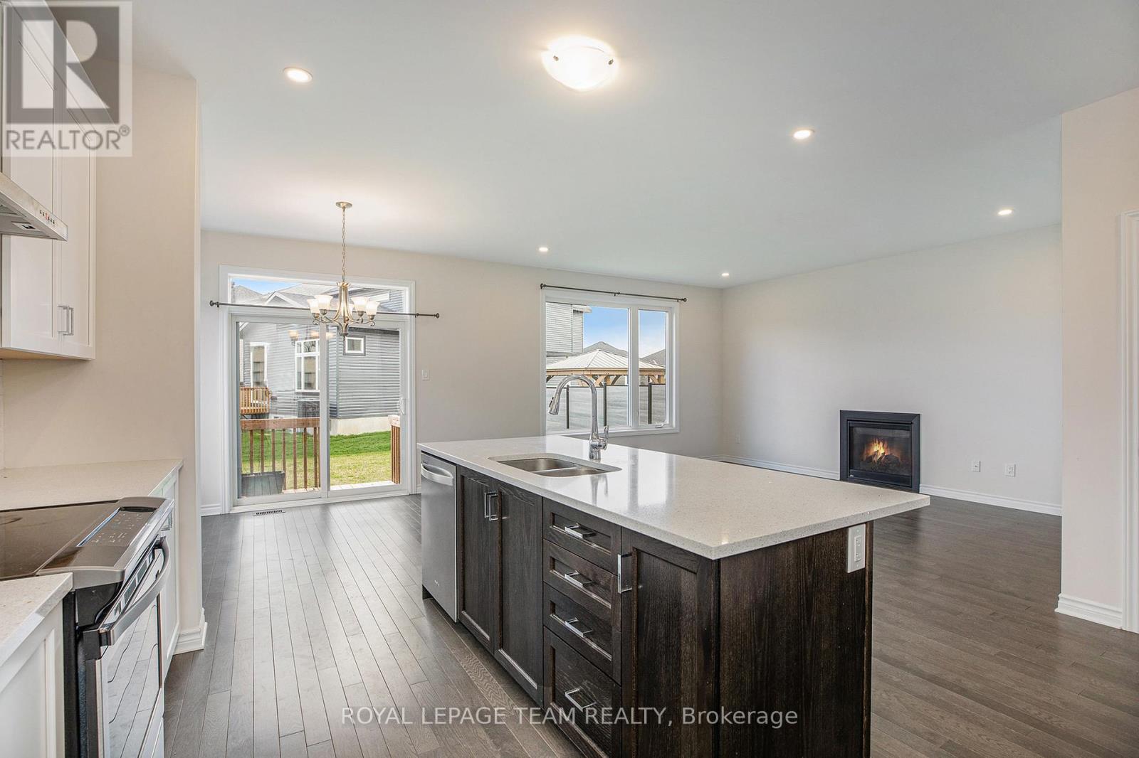 521 Kindred Crescent, North Grenville, Ontario  K0G 1J0 - Photo 10 - X12409790
