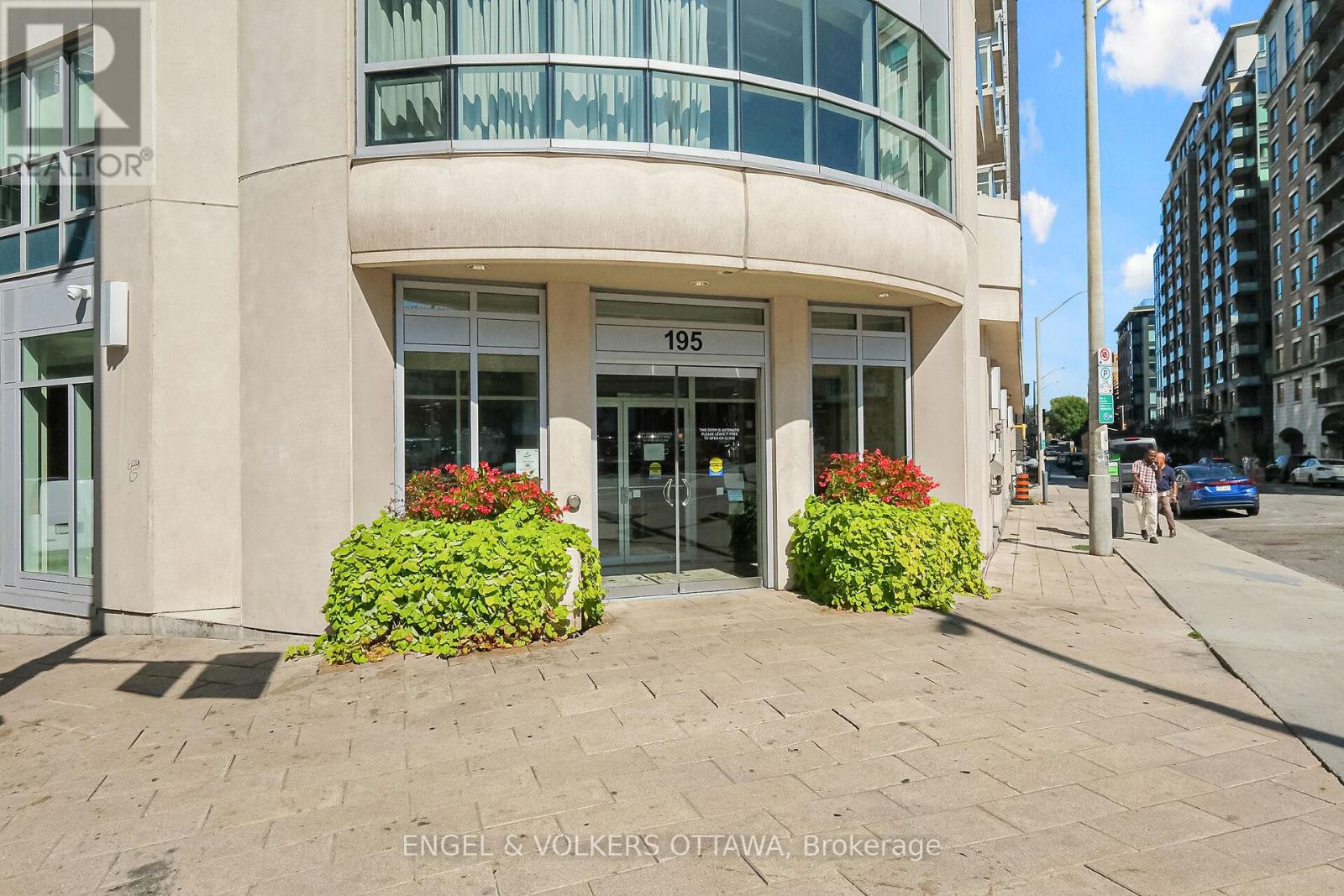 707 - 195 Besserer Street, Ottawa, Ontario  K1N 0B6 - Photo 2 - X12409799