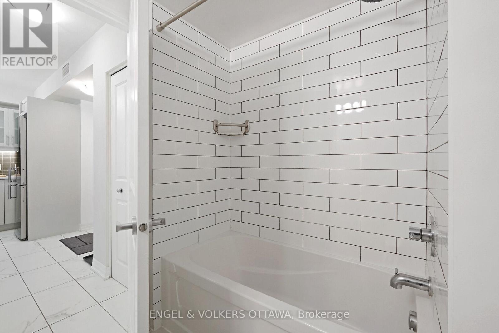 707 - 195 Besserer Street, Ottawa, Ontario  K1N 0B6 - Photo 26 - X12409799