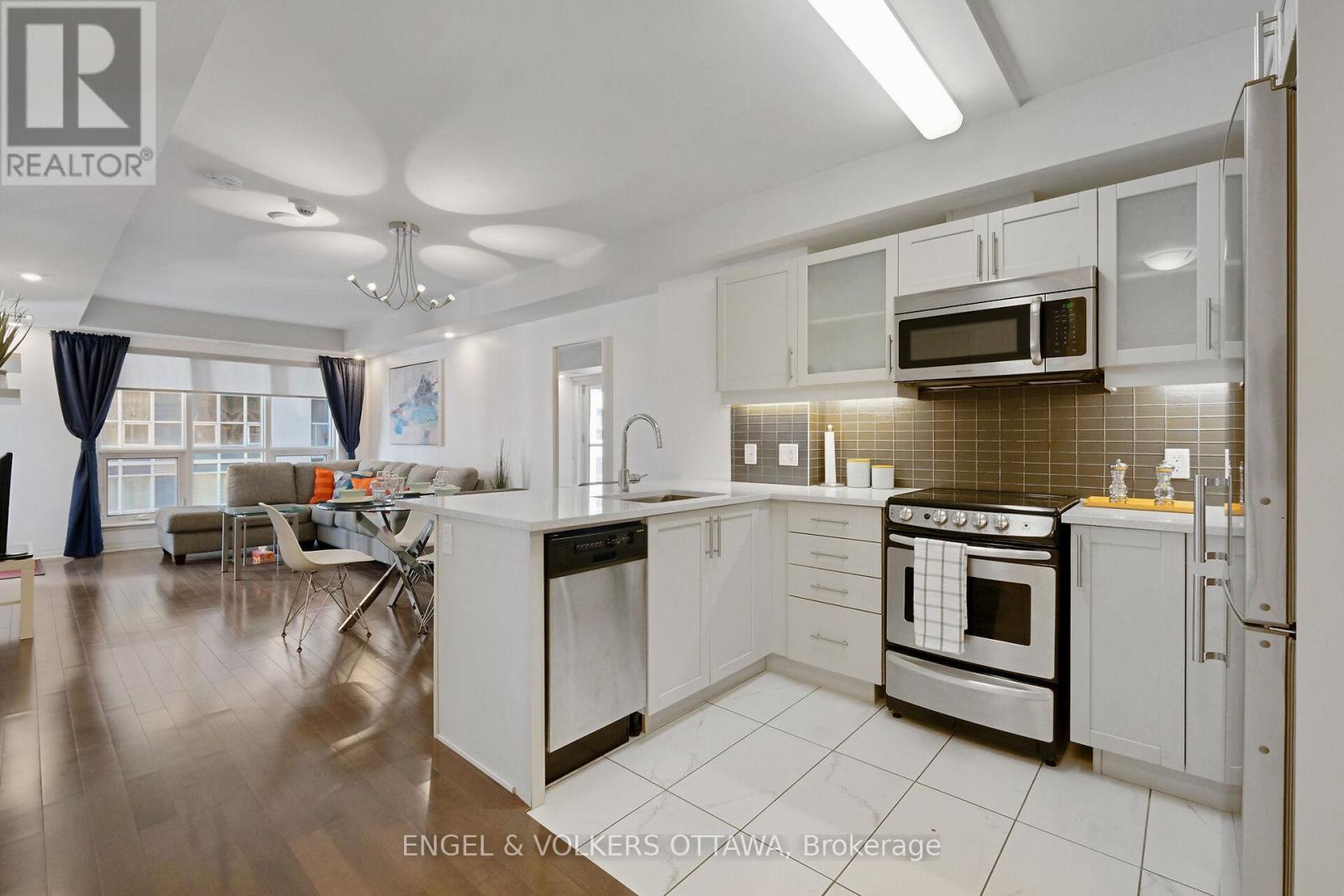 707 - 195 Besserer Street, Ottawa, Ontario  K1N 0B6 - Photo 4 - X12409799