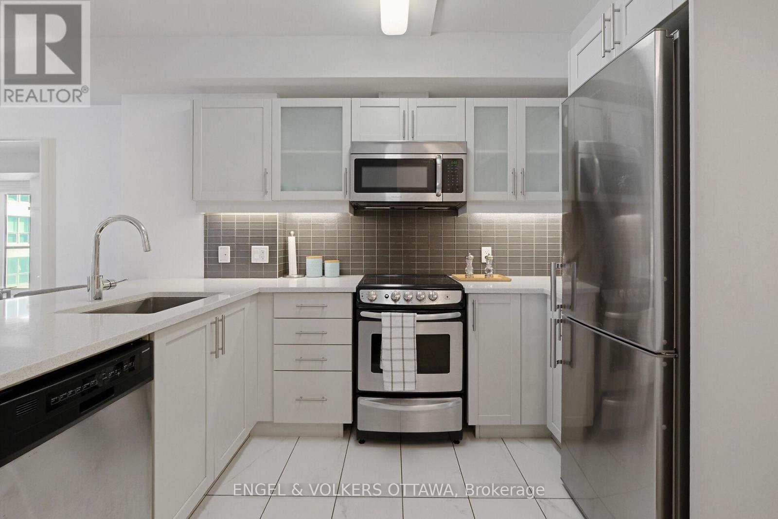 707 - 195 Besserer Street, Ottawa, Ontario  K1N 0B6 - Photo 6 - X12409799