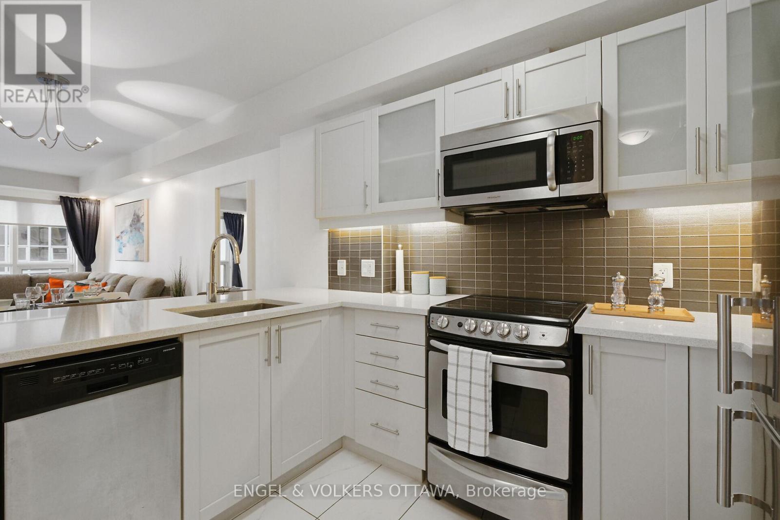 707 - 195 Besserer Street, Ottawa, Ontario  K1N 0B6 - Photo 7 - X12409799