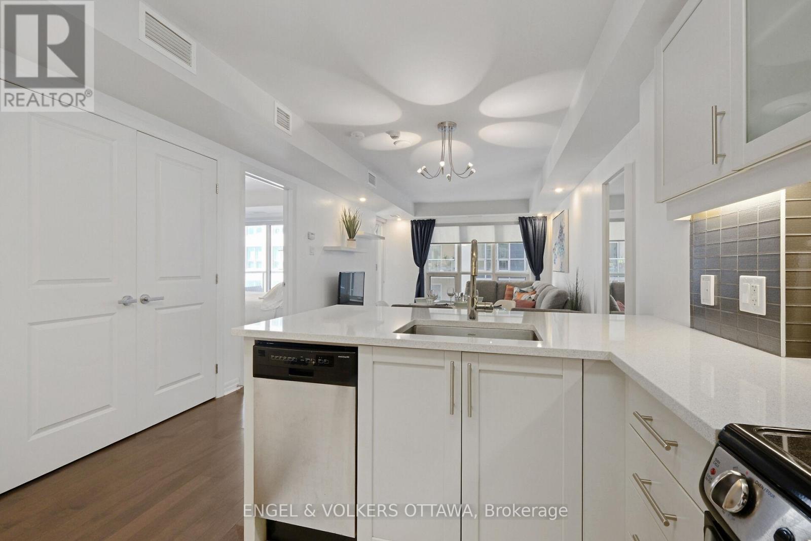 707 - 195 Besserer Street, Ottawa, Ontario  K1N 0B6 - Photo 8 - X12409799