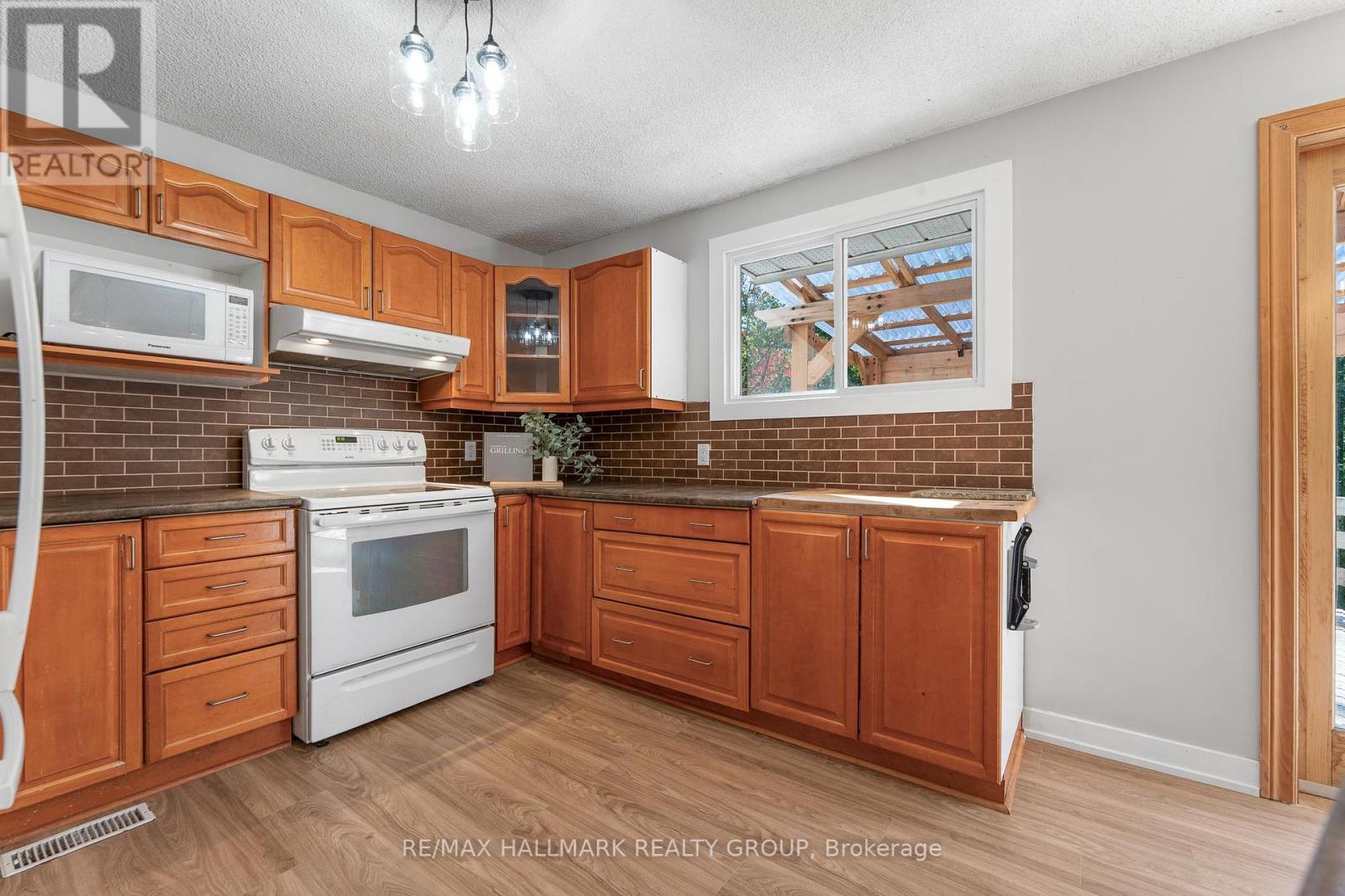 3960 Farmers Way, Ottawa, Ontario  K0A 1K0 - Photo 9 - X12409806