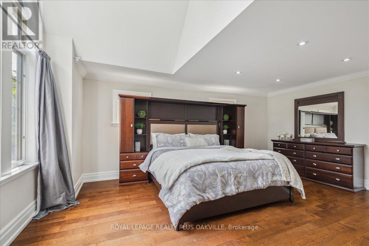 621 North Shore Boulevard E, Burlington (Lasalle), Ontario  L7T 1X4 - Photo 30 - W12409565