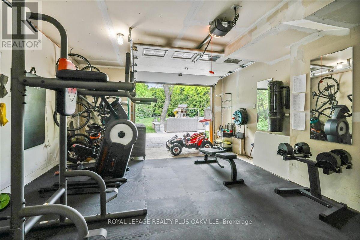 621 North Shore Boulevard E, Burlington (Lasalle), Ontario  L7T 1X4 - Photo 40 - W12409565