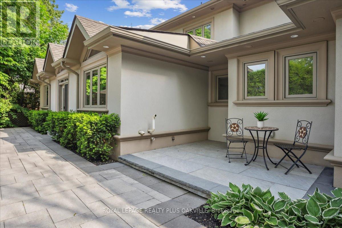621 North Shore Boulevard E, Burlington (Lasalle), Ontario  L7T 1X4 - Photo 43 - W12409565
