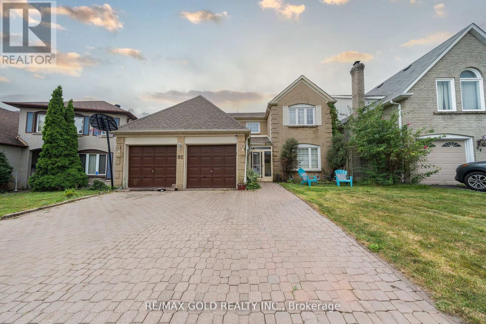 92 Jaffa Drive, Brampton, Ontario  L6S 4C6 - Photo 1 - W12409581