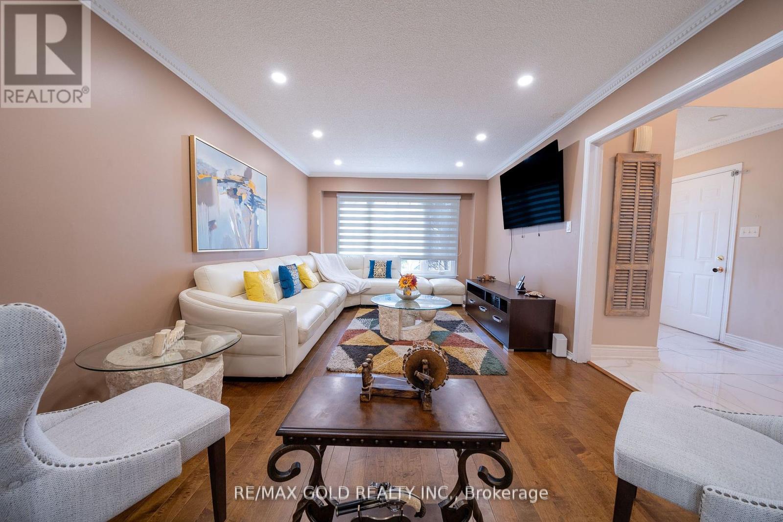 92 Jaffa Drive, Brampton, Ontario  L6S 4C6 - Photo 23 - W12409581
