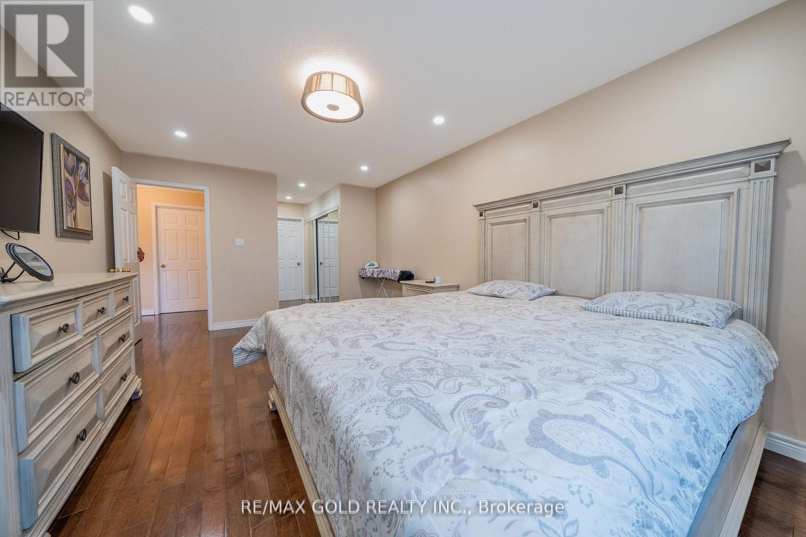 92 Jaffa Drive, Brampton, Ontario  L6S 4C6 - Photo 31 - W12409581