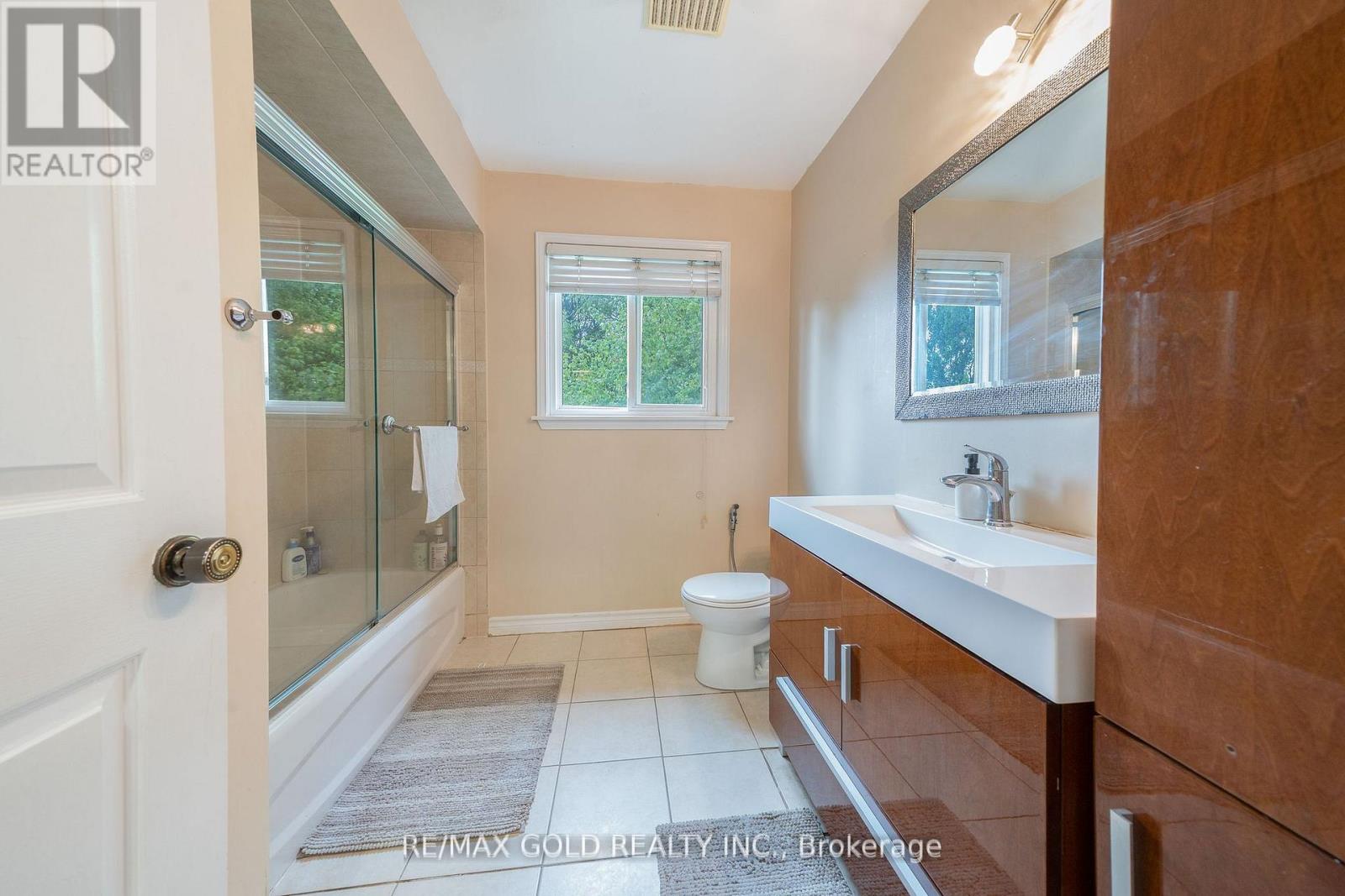 92 Jaffa Drive, Brampton, Ontario  L6S 4C6 - Photo 33 - W12409581