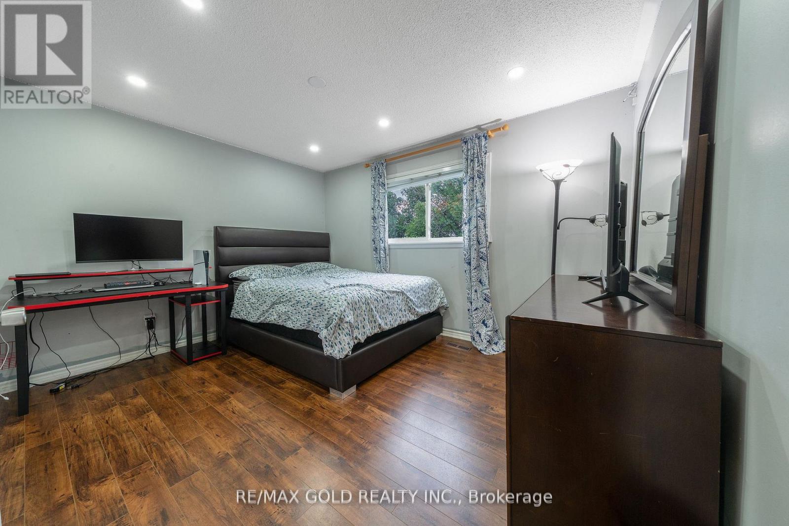 92 Jaffa Drive, Brampton, Ontario  L6S 4C6 - Photo 39 - W12409581
