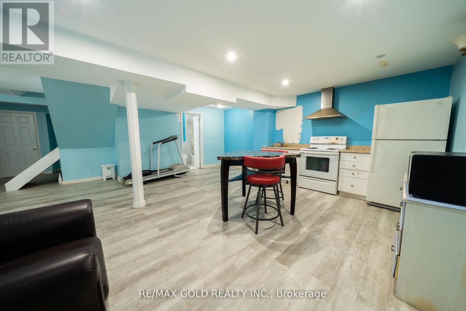 92 Jaffa Drive, Brampton, Ontario  L6S 4C6 - Photo 47 - W12409581