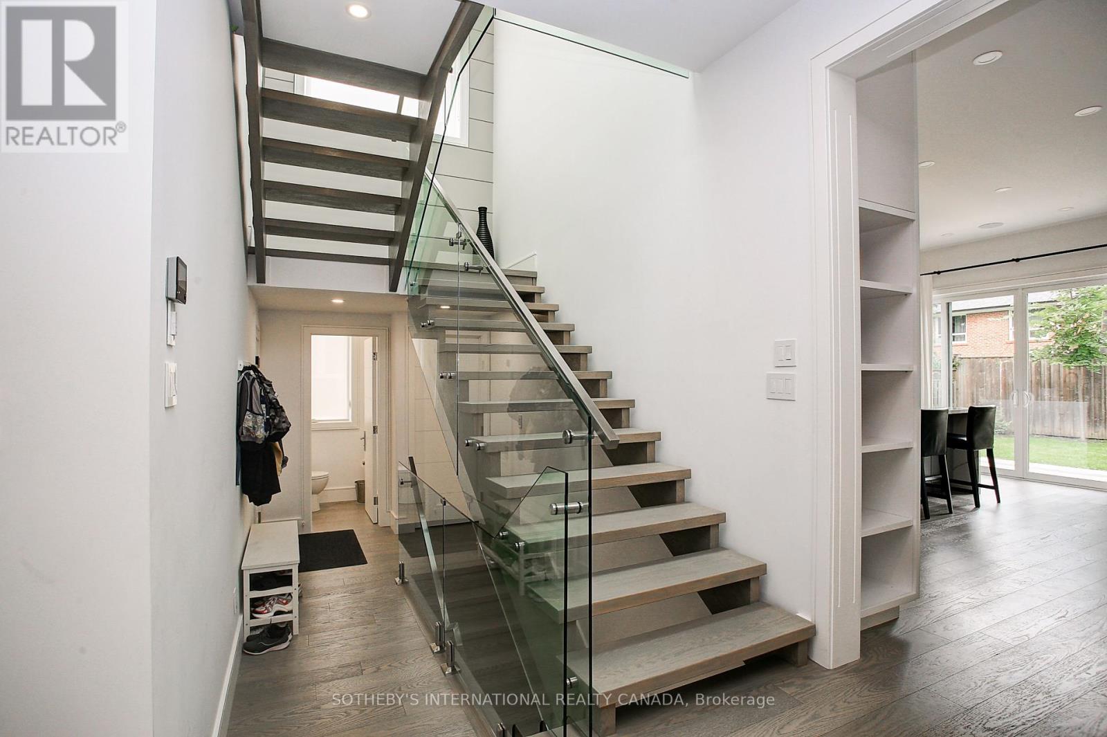 36 Burrows Avenue, Toronto, Ontario  M9B 4W7 - Photo 12 - W12409633