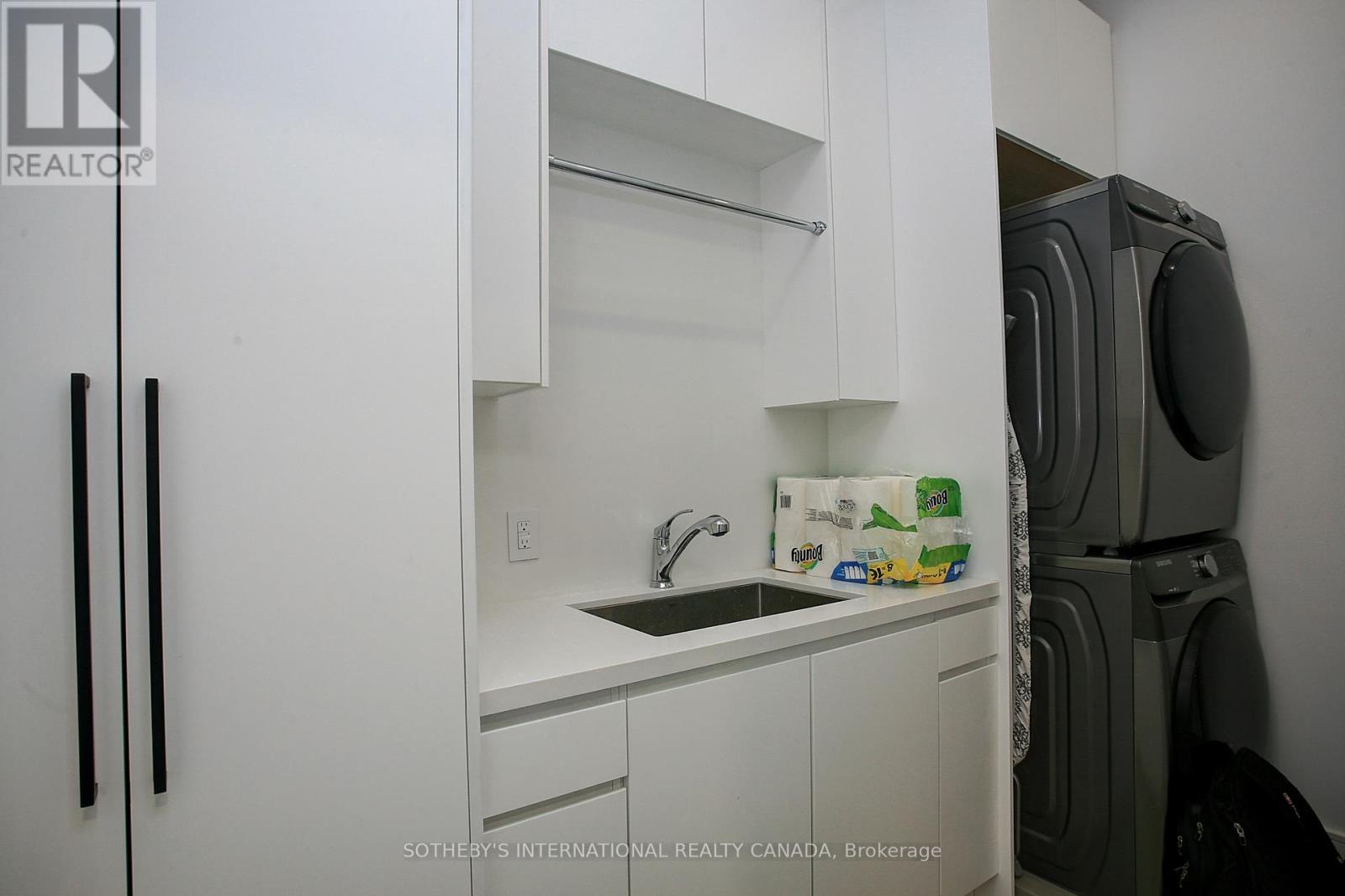 36 Burrows Avenue, Toronto, Ontario  M9B 4W7 - Photo 17 - W12409633