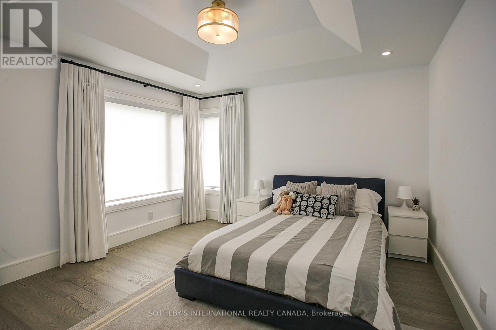 36 Burrows Avenue, Toronto, Ontario  M9B 4W7 - Photo 26 - W12409633