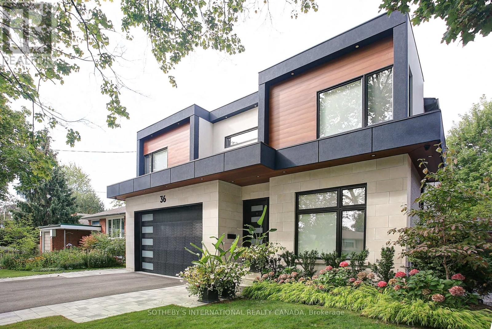 36 Burrows Avenue, Toronto, Ontario  M9B 4W7 - Photo 3 - W12409633