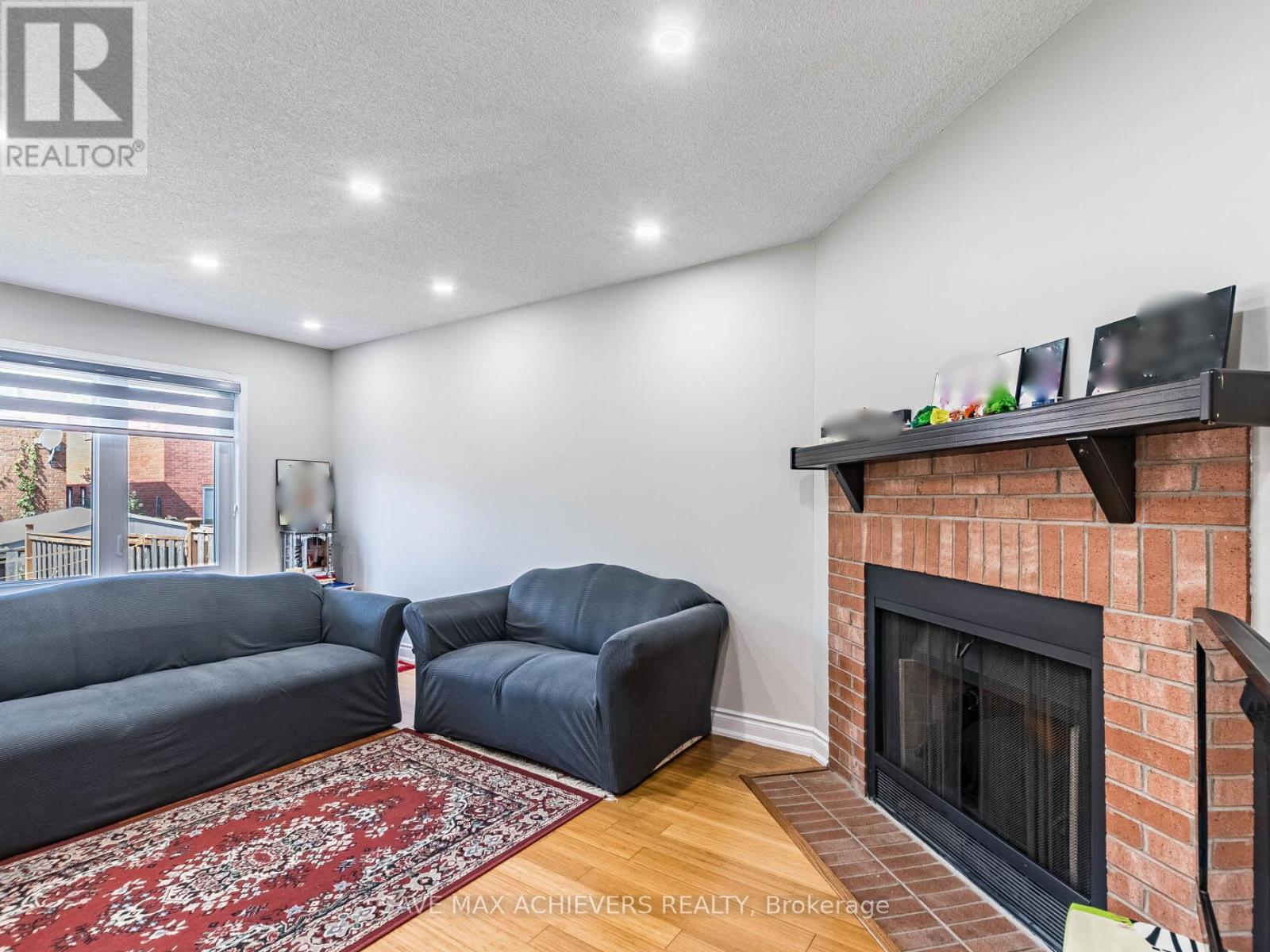 1041 Blizzard Road, Mississauga, Ontario  L5V 1T2 - Photo 16 - W12409639