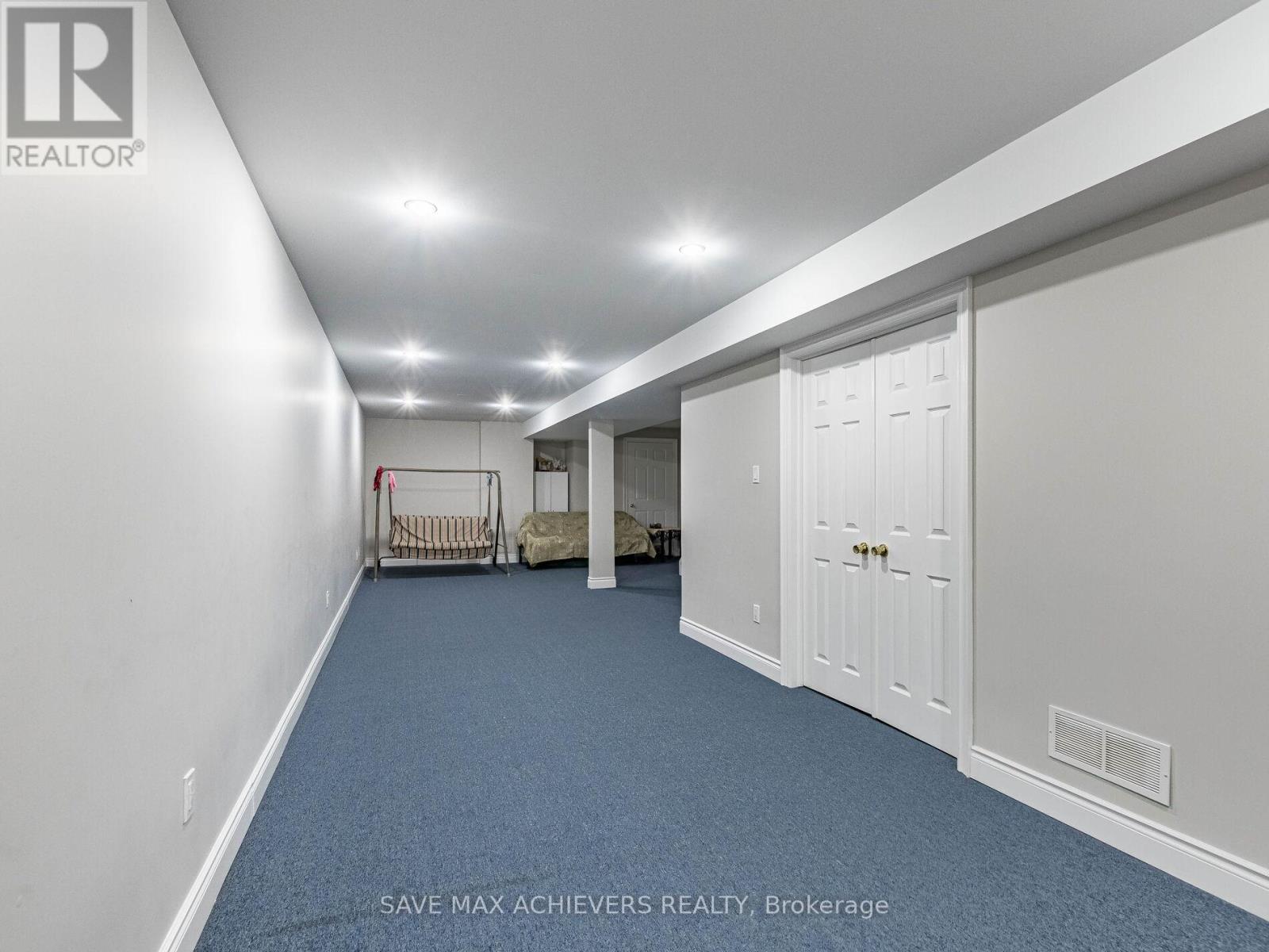 1041 Blizzard Road, Mississauga, Ontario  L5V 1T2 - Photo 42 - W12409639