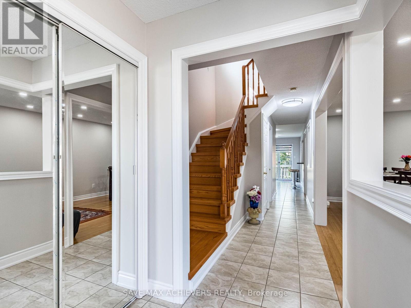 1041 Blizzard Road, Mississauga, Ontario  L5V 1T2 - Photo 7 - W12409639