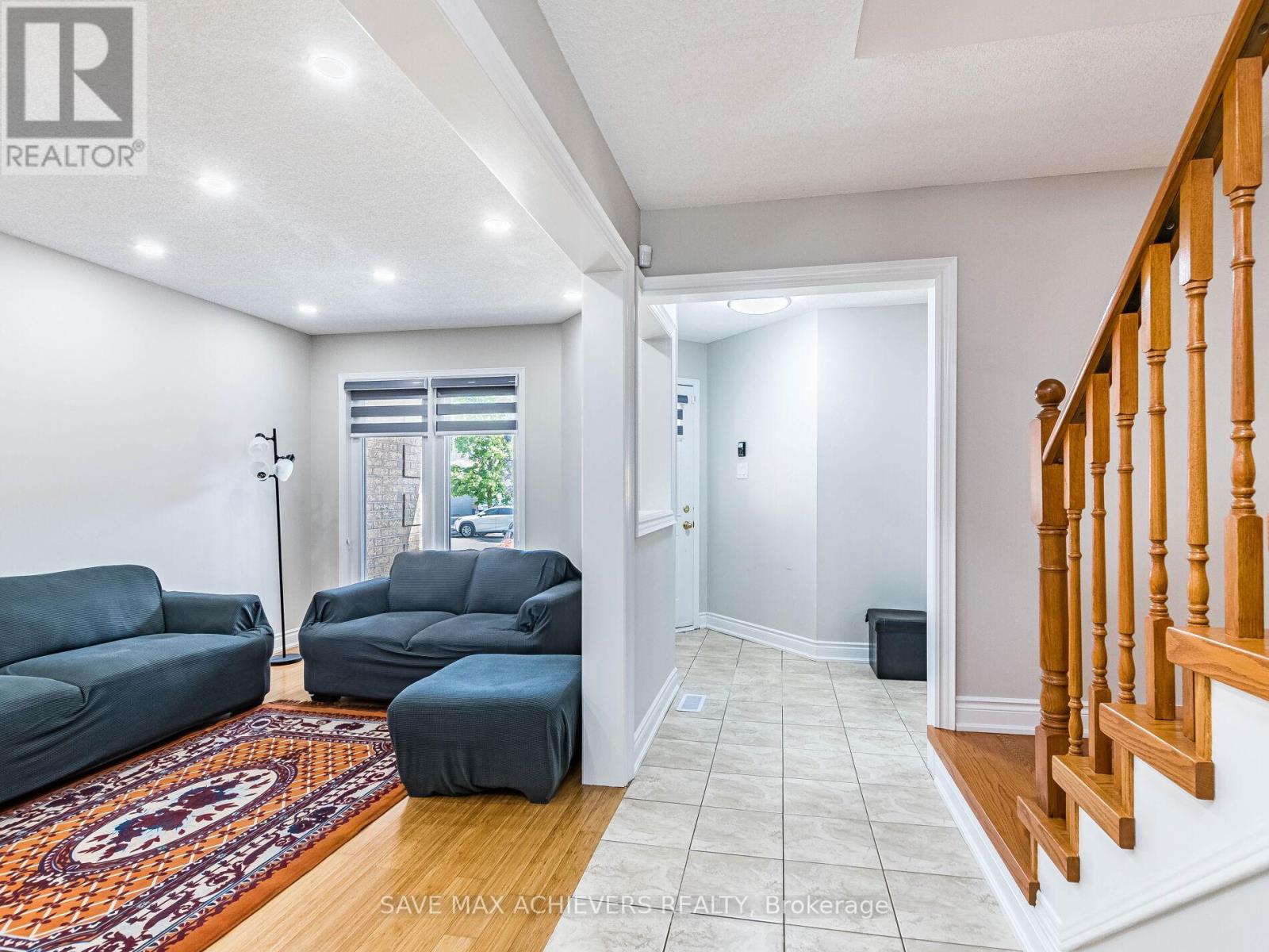 1041 Blizzard Road, Mississauga, Ontario  L5V 1T2 - Photo 9 - W12409639