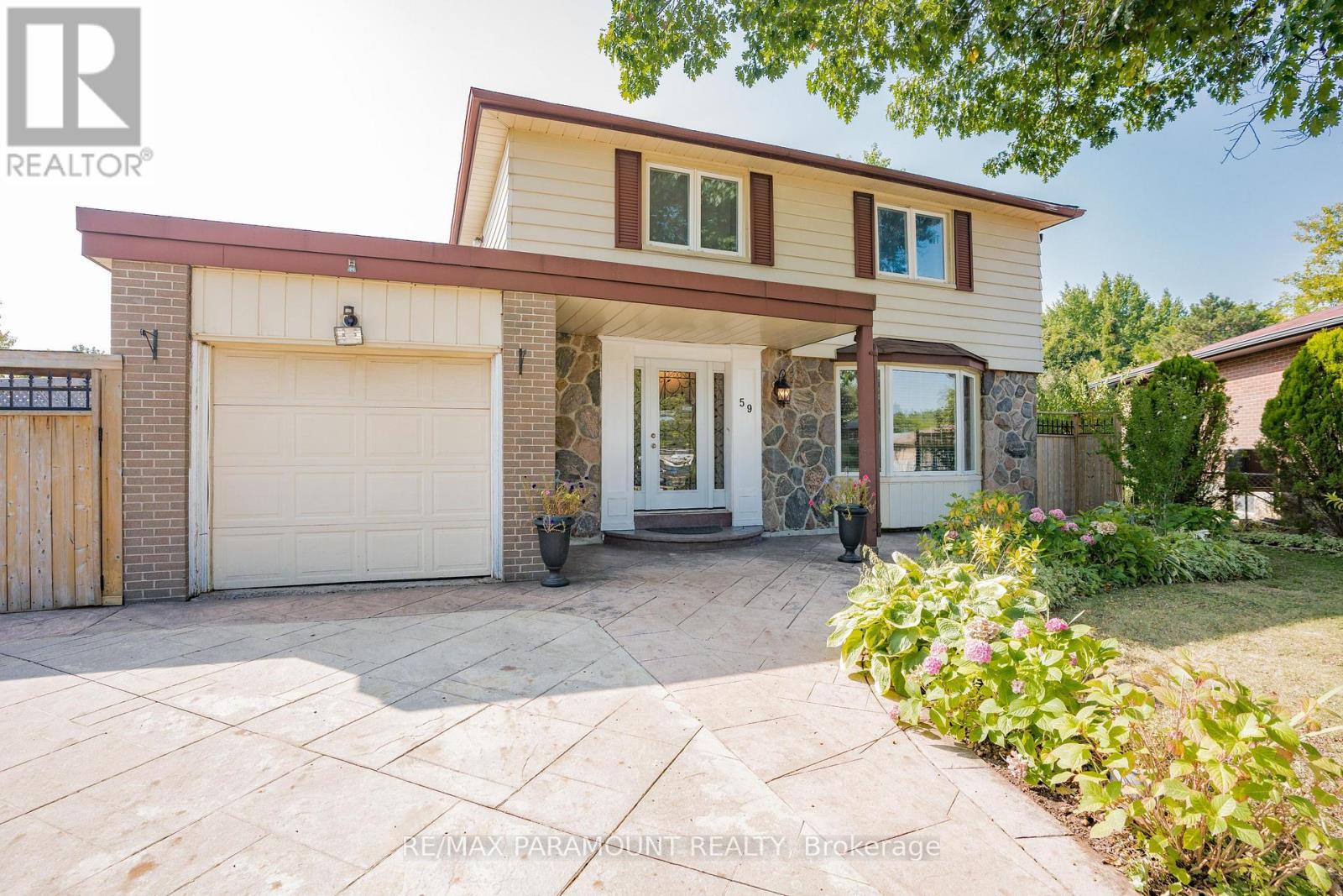 59 Watson Crescent, Brampton, Ontario  L6W 1E5 - Photo 2 - W12409643